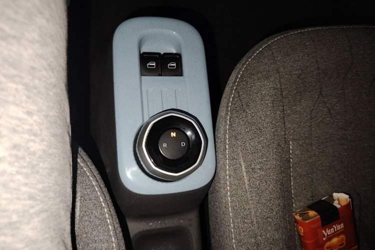 Used Geely Galaxy Panda 2023 Panda Mini 200km Dynamic Bear Gear Lever