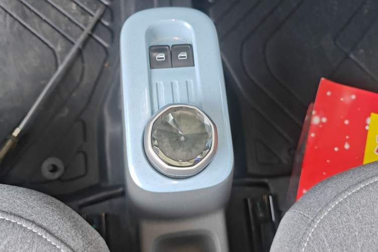 Used Geely Galaxy Panda 2023 Panda Mini 200km Dynamic Bear Gear Lever