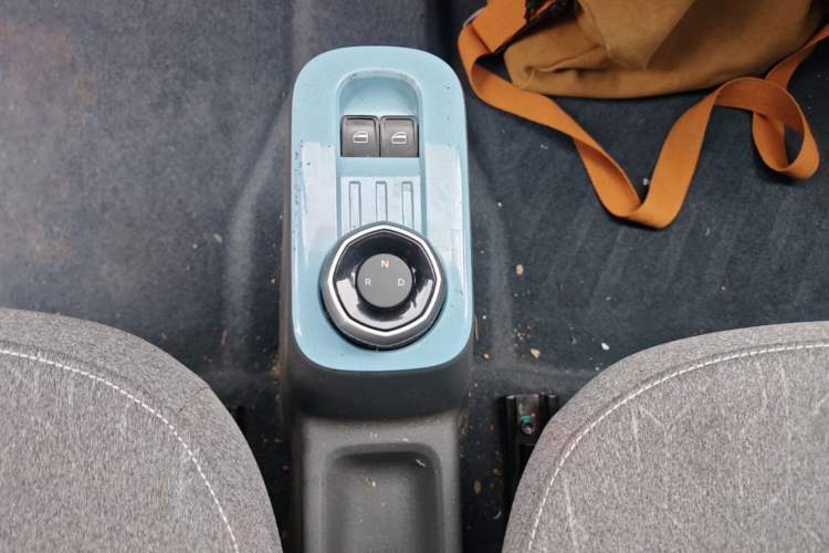 Used Geely Galaxy Panda 2023 Panda Mini 120km Super Cute Bear Gear Lever