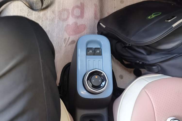 Used Geely Galaxy Panda 2023 Panda Mini 200km Dynamic Bear Gear Lever