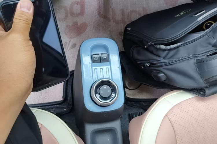 Used Geely Galaxy Panda 2023 Panda Mini 200km Dynamic Bear Gear Lever
