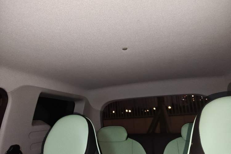 Used Geely Galaxy Panda 2023 Panda Mini 200km Endurance Bear Headliner