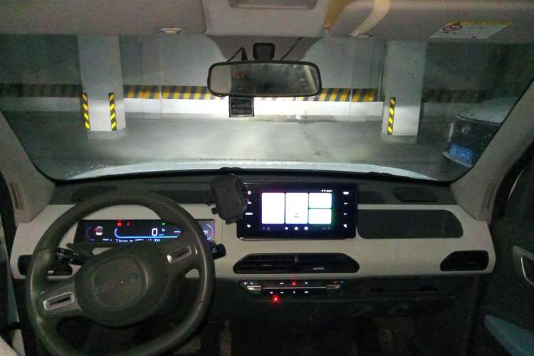 Used Geely Galaxy Panda 2023 Panda Mini 200km Endurance Bear Headliner