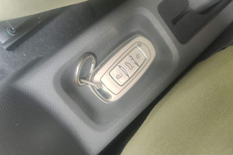 Used Geely Galaxy Panda 2023 Panda Mini 200km Endurance Bear Interior 1