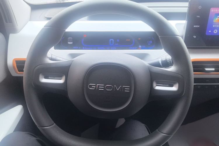 Used Geely Galaxy Panda 2023 Panda Mini 200km Endurance Bear Interior 1