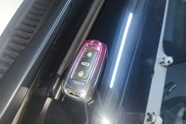 Used Geely Galaxy Panda 2023 Panda Mini 200km Endurance Bear Interior 1