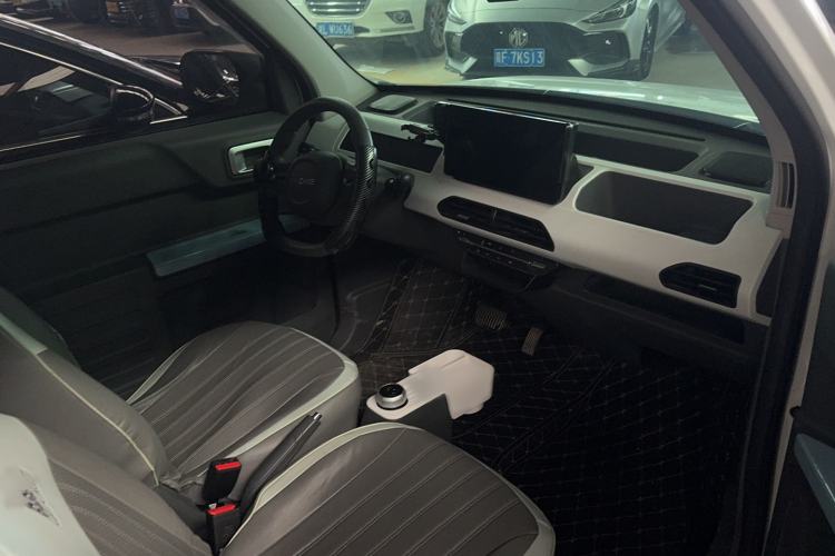 Used Geely Galaxy Panda 2023 Panda Mini 200km Endurance Bear Interior 2