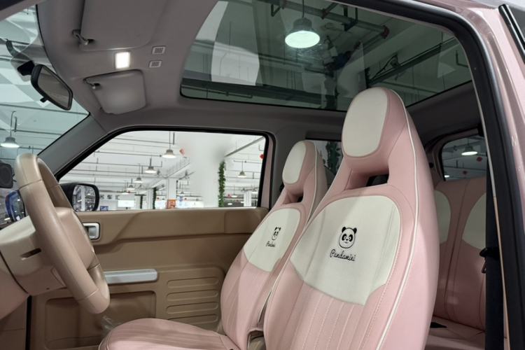 Used Geely Galaxy Panda 2023 Panda Mini 200km Dynamic Bear Interior 2