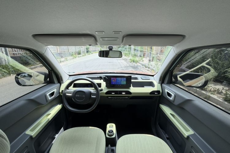 Used Geely Galaxy Panda 2023 Panda Mini 200km Endurance Bear Interior 3