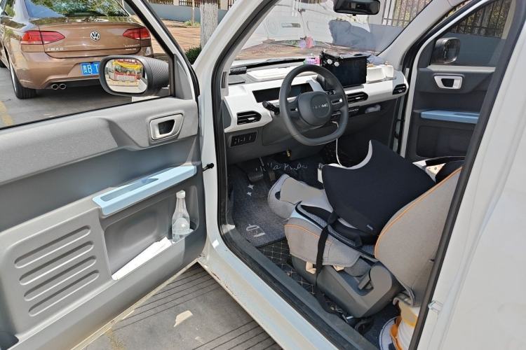 Used Geely Galaxy Panda 2023 Panda Mini 200km Endurance Bear Interior 3