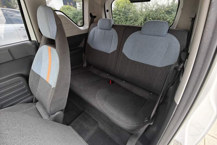 Used Geely Galaxy Panda 2023 Panda Mini 200km Endurance Bear Interior 3