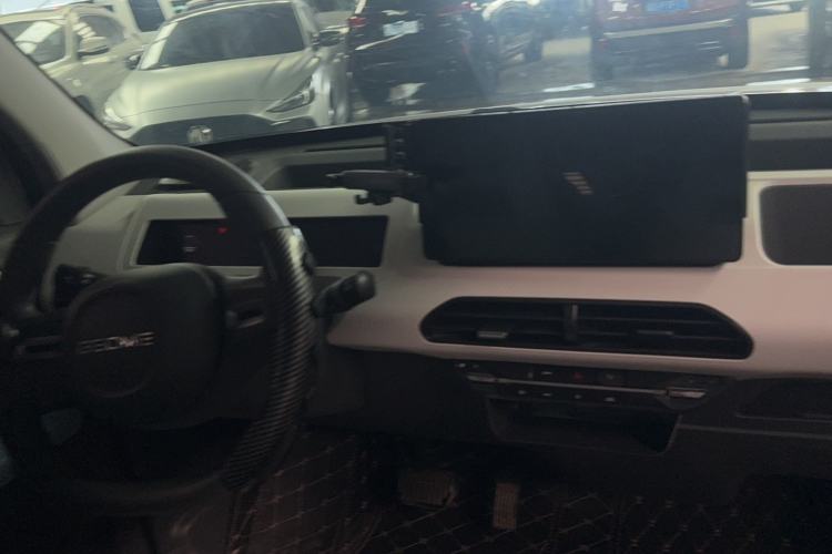 Used Geely Galaxy Panda 2023 Panda Mini 200km Endurance Bear Interior 4