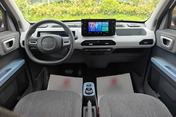 Used Geely Galaxy Panda 2023 Panda Mini 200km Endurance Bear Interior 4