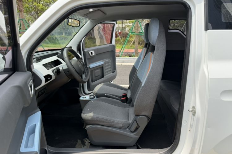 Used Geely Galaxy Panda 2023 Panda Mini 200km Endurance Bear Interior 4