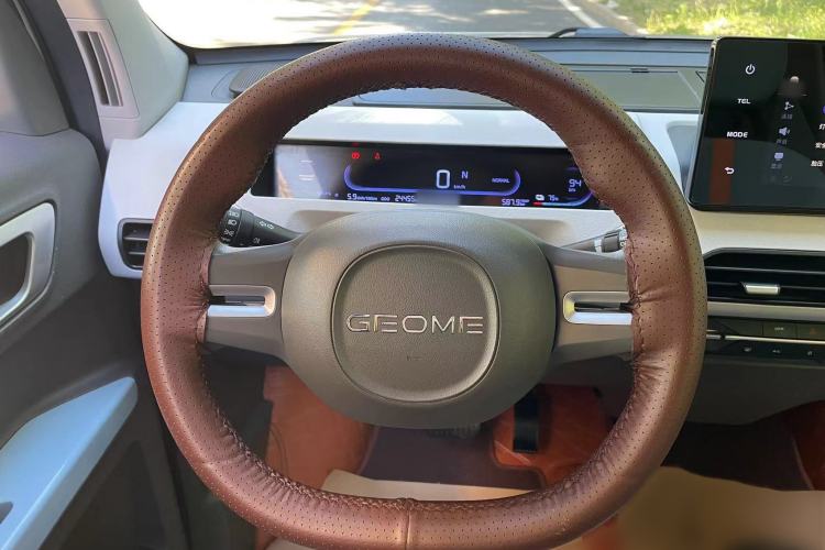 Used Geely Galaxy Panda 2023 Panda Mini 120km Cute Bear Interior 5