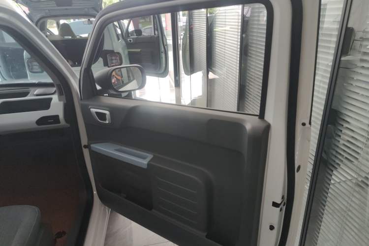 Used Geely Galaxy Panda 2023 Panda Mini 200km Endurance Bear Interior 6