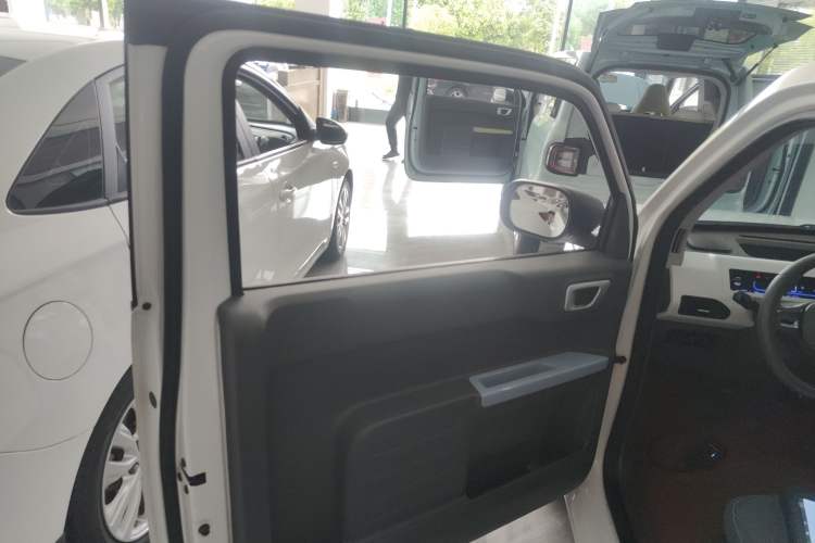 Used Geely Galaxy Panda 2023 Panda Mini 200km Endurance Bear Interior 8