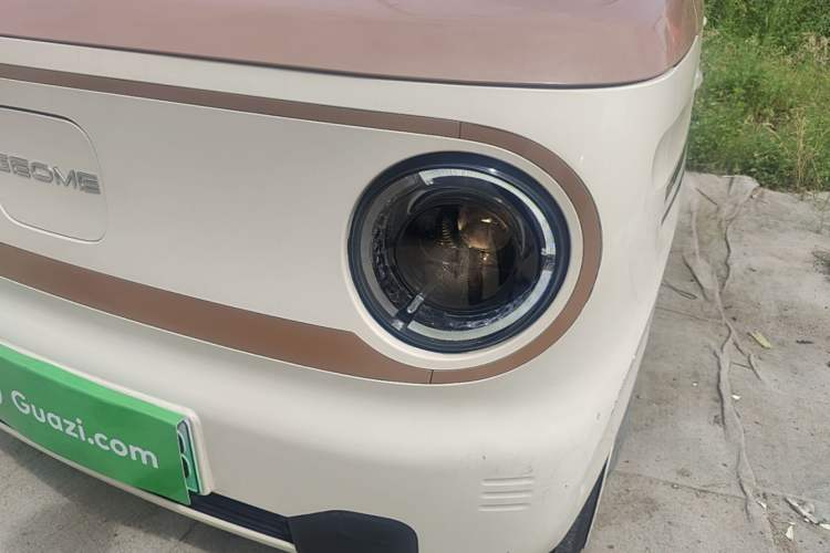 Used Geely Galaxy Panda 2023 Panda Mini 200km Endurance Bear Left Front Headlight