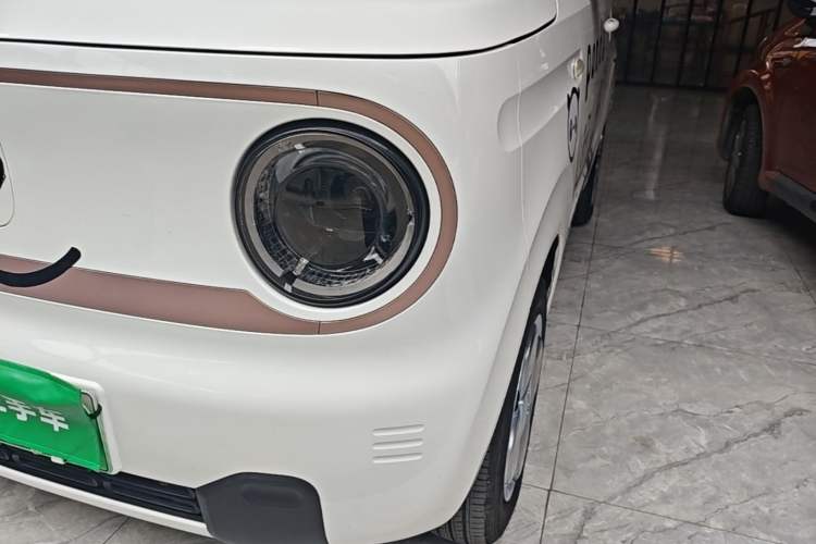 Used Geely Galaxy Panda 2023 Panda Mini 200km Endurance Bear Left Front Headlight