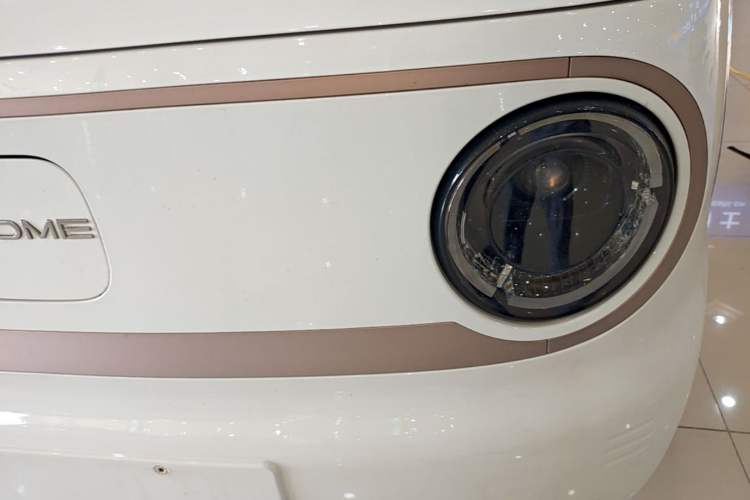 Used Geely Galaxy Panda 2023 Panda Mini 200km Endurance Bear Left Front Headlight