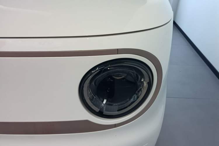 Used Geely Galaxy Panda 2023 Panda Mini 200km Endurance Bear Left Front Headlight