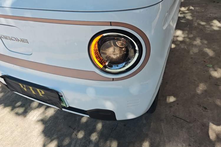 Used Geely Galaxy Panda 2023 Panda Mini 200km Endurance Bear Left Front Headlight