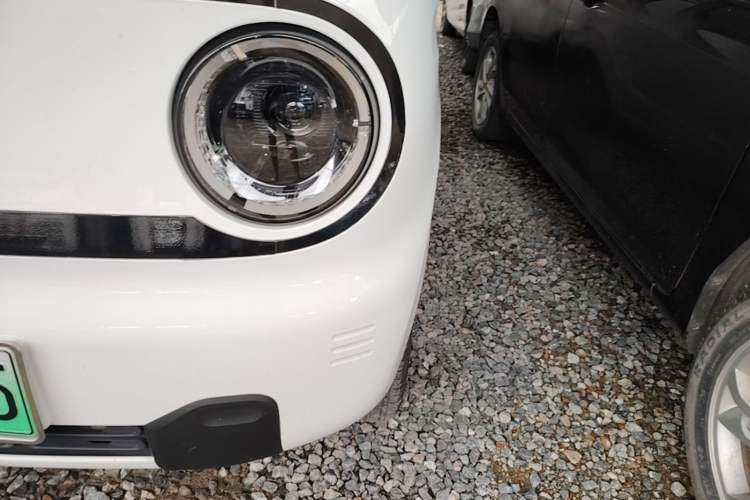 Used Geely Galaxy Panda 2023 Panda Mini 200km Little Yellow Duck Limited Edition — Happy as Can Be Left Front Headlight