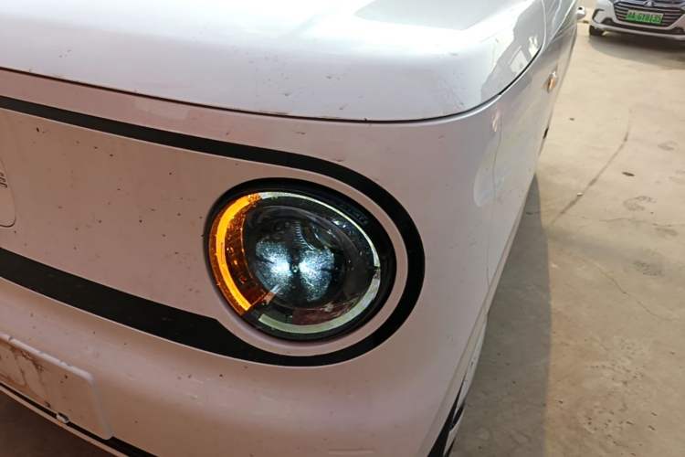 Used Geely Galaxy Panda 2023 Panda Mini 200km Endurance Bear Left Front Headlight