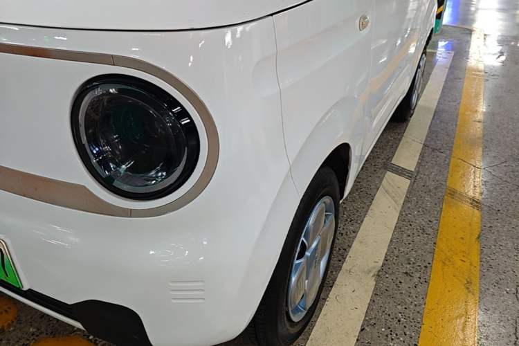Used Geely Galaxy Panda 2023 Panda Mini 200km Endurance Bear Left Front Headlight