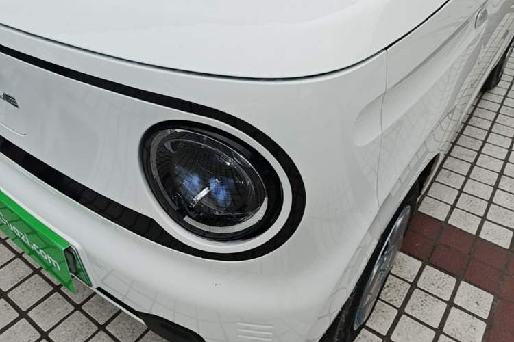 Used Geely Galaxy Panda 2023 Panda Mini 200km Endurance Bear Left Front Headlight