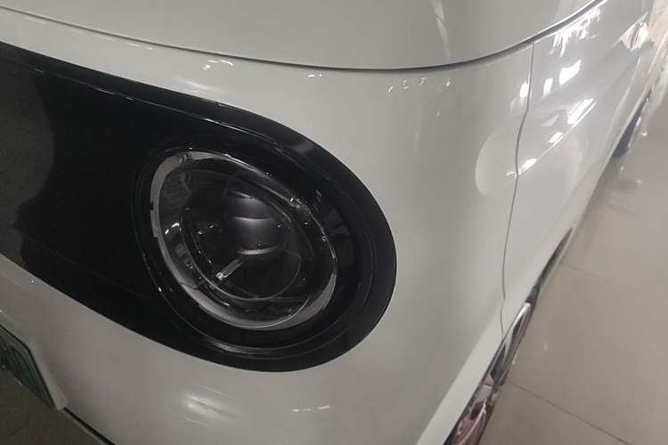 Used Geely Galaxy Panda 2023 Panda Mini 200km Endurance Bear Left Front Headlight