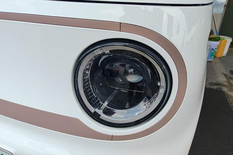 Used Geely Galaxy Panda 2023 Panda Mini 120km Super Cute Bear Left Front Headlight