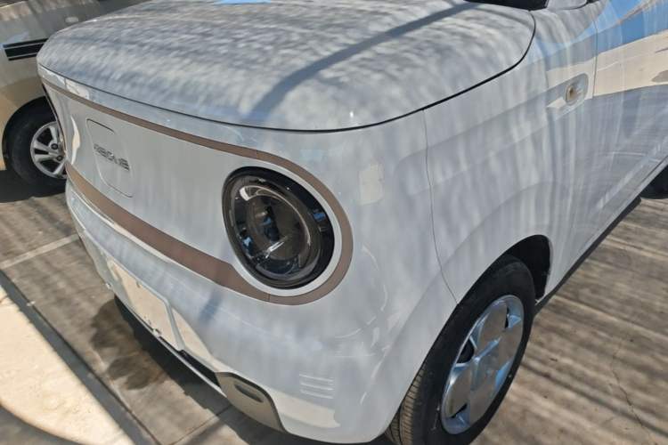 Used Geely Galaxy Panda 2023 Panda Mini 200km Endurance Bear Left Front Headlight