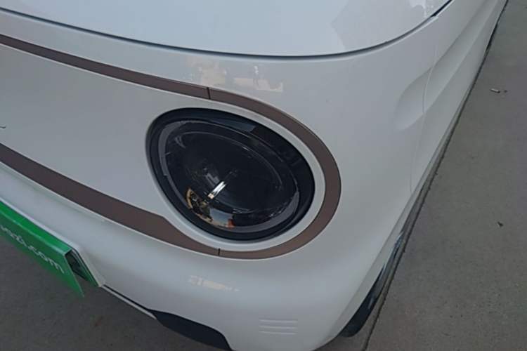 Used Geely Galaxy Panda 2023 Panda Mini 200km Endurance Bear Left Front Headlight