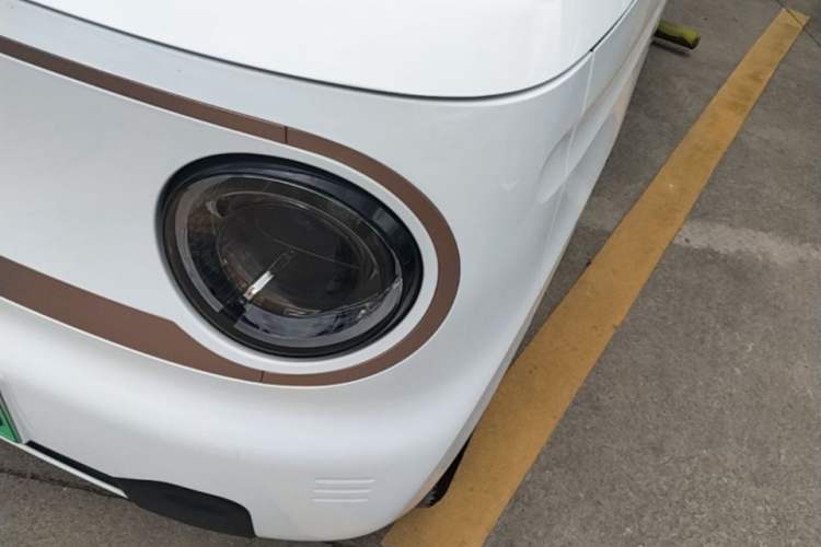 Used Geely Galaxy Panda 2023 Panda Mini 200km Endurance Bear Left Front Headlight