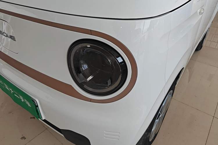 Used Geely Galaxy Panda 2023 Panda Mini 200km Endurance Bear Left Front Headlight