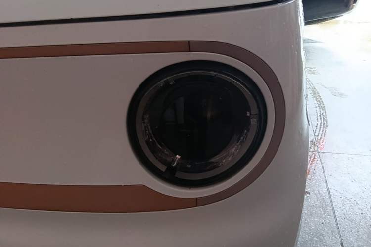 Used Geely Galaxy Panda 2023 Panda Mini 200km Endurance Bear Left Front Headlight