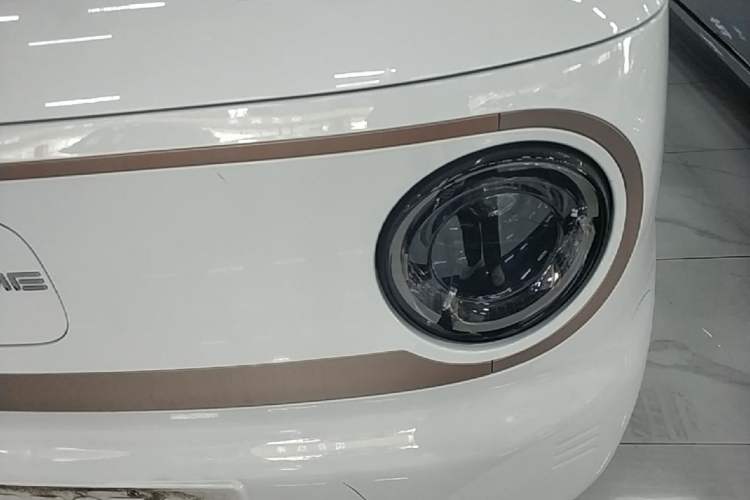 Used Geely Galaxy Panda 2023 Panda Mini 200km Endurance Bear Left Front Headlight