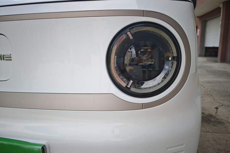 Used Geely Galaxy Panda 2023 Panda Mini 200km Endurance Bear Left Front Headlight