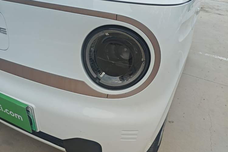 Used Geely Galaxy Panda 2023 Panda Mini 200km Endurance Bear Left Front Headlight
