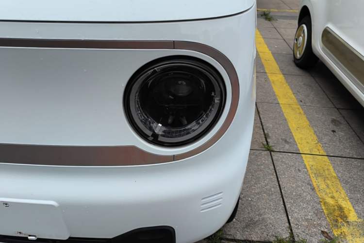 Used Geely Galaxy Panda 2023 Panda Mini 200km Endurance Bear Left Front Headlight