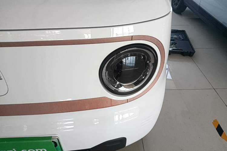 Used Geely Galaxy Panda 2023 Panda Mini 200km Endurance Bear Left Front Headlight