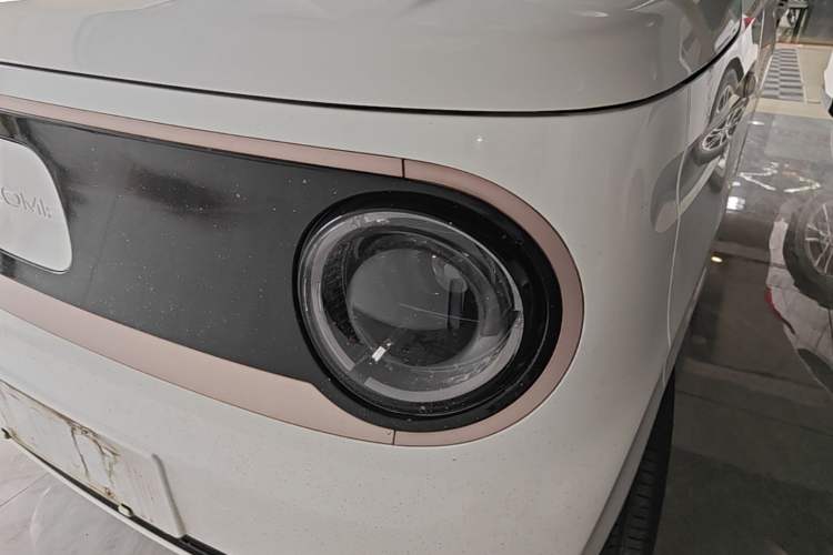 Used Geely Galaxy Panda 2023 Panda Mini 200km Endurance Bear Left Front Headlight
