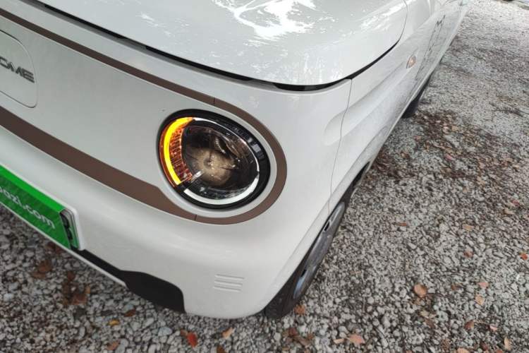 Used Geely Galaxy Panda 2023 Panda Mini 200km Endurance Bear Left Front Headlight