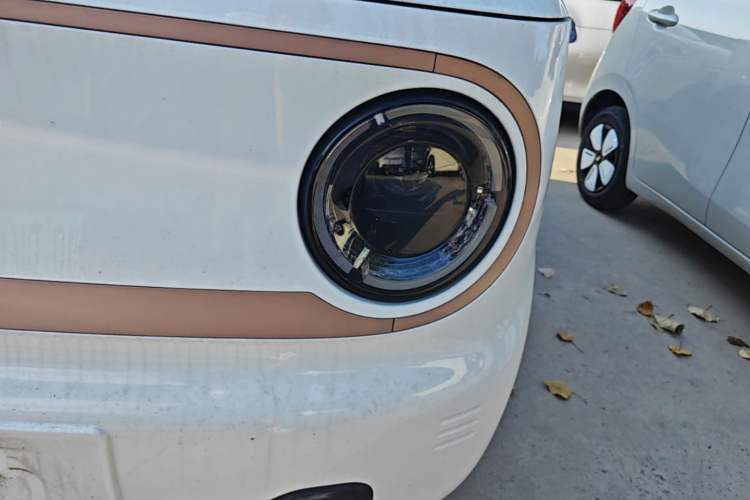 Used Geely Galaxy Panda 2023 Panda Mini 200km Endurance Bear Left Front Headlight