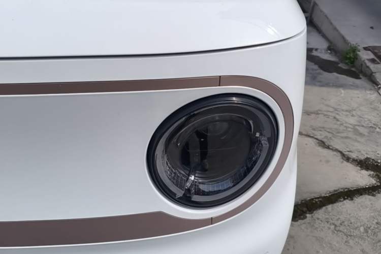 Used Geely Galaxy Panda 2023 Panda Mini 200km Endurance Bear Left Front Headlight