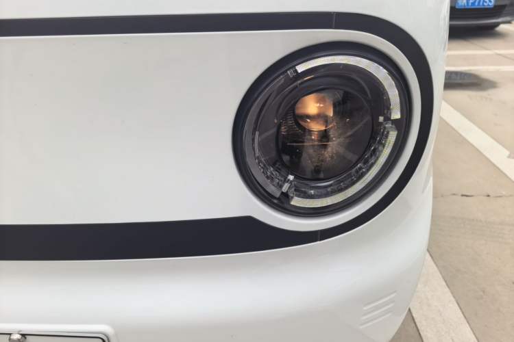 Used Geely Galaxy Panda 2023 Panda Mini 200km Endurance Bear Left Front Headlight