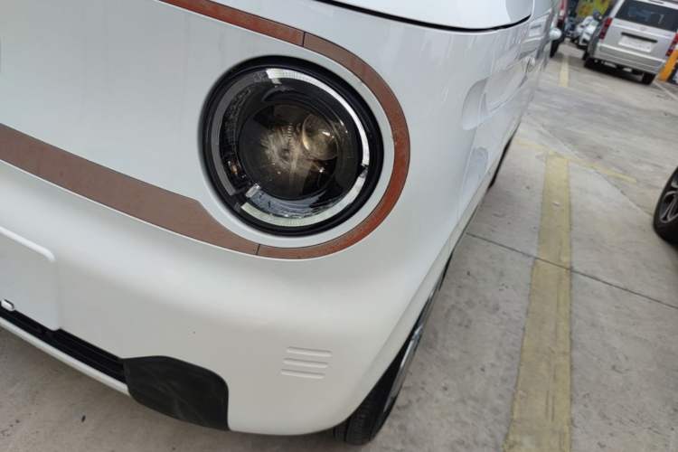 Used Geely Galaxy Panda 2023 Panda Mini 200km Endurance Bear Left Front Headlight