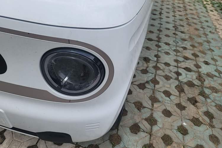 Used Geely Galaxy Panda 2023 Panda Mini 200km Endurance Bear Left Front Headlight