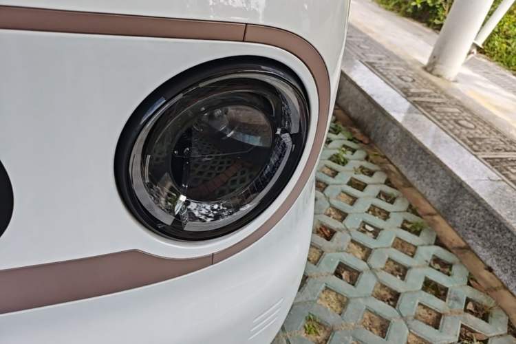 Used Geely Galaxy Panda 2023 Panda Mini 200km Endurance Bear Left Front Headlight
